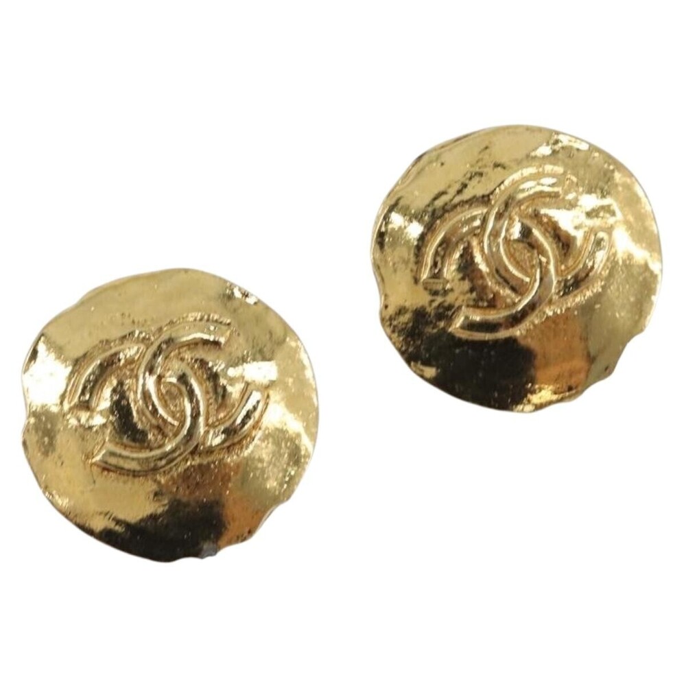 Chanel Vintage CC Round Clip-On Metal Small